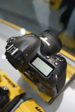 Nikon  D4S 4