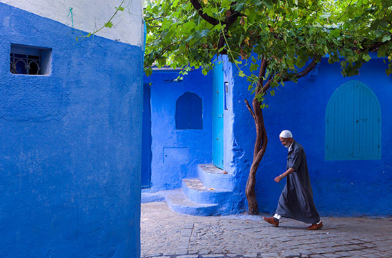 blue-streets-of-chefchaouen-morocco-2-660x435