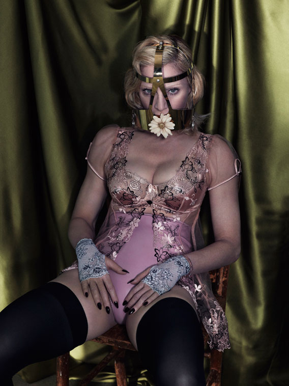 madonna-inreview-mag-4